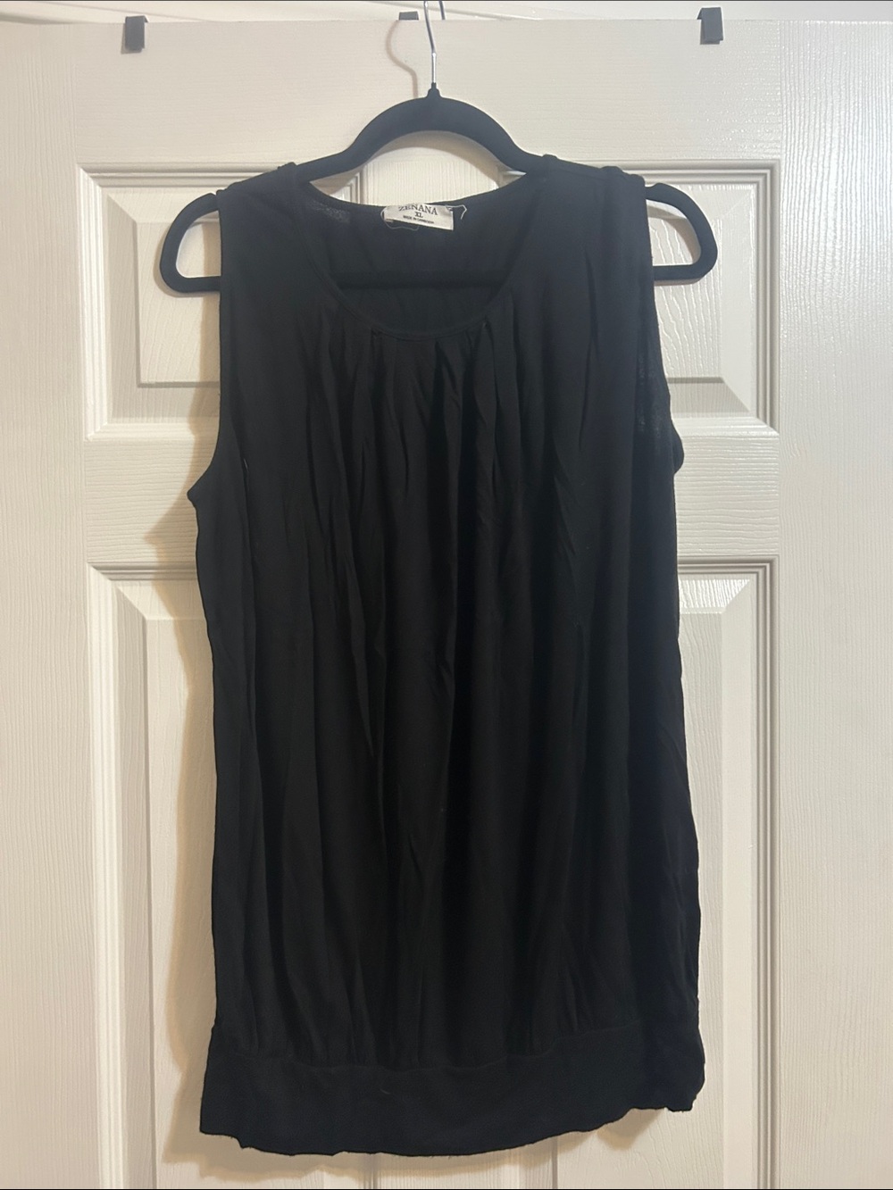 Zenana Outfitters Black Pleated Sleeveless Tank